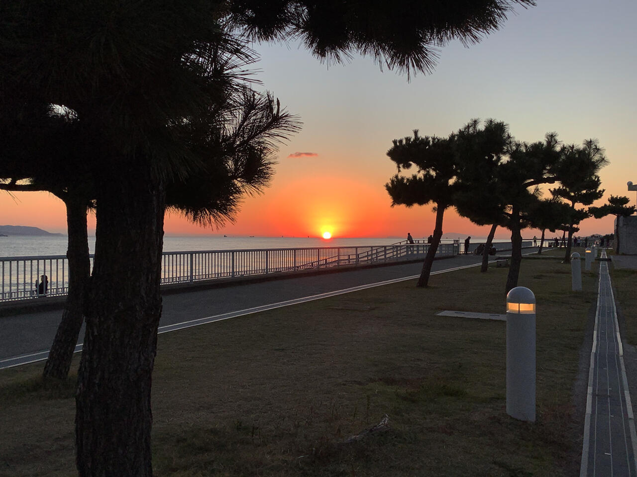 https://alrt.tokyo/diary/akashi_sunset3.jpg